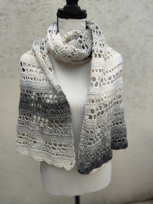 grande écharpe chaude blanc crème et gris